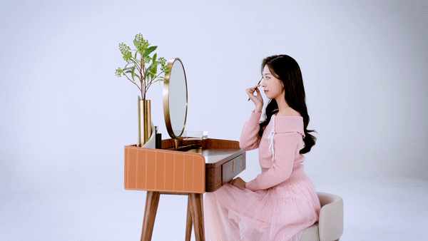 生活的儀式感是晨起梳妝臺前的精心裝扮